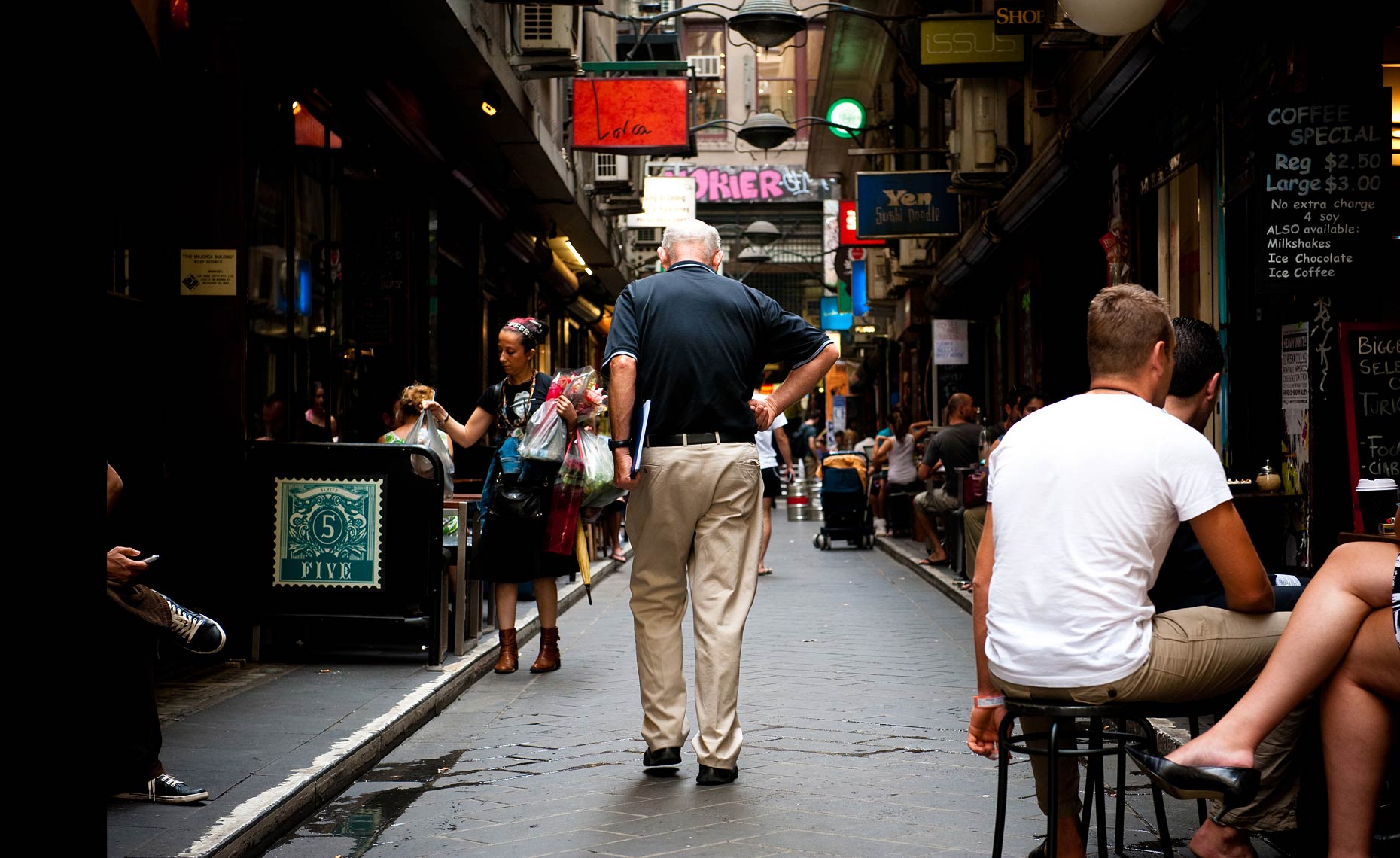 20110215---Melbourne-Center-Lane--61